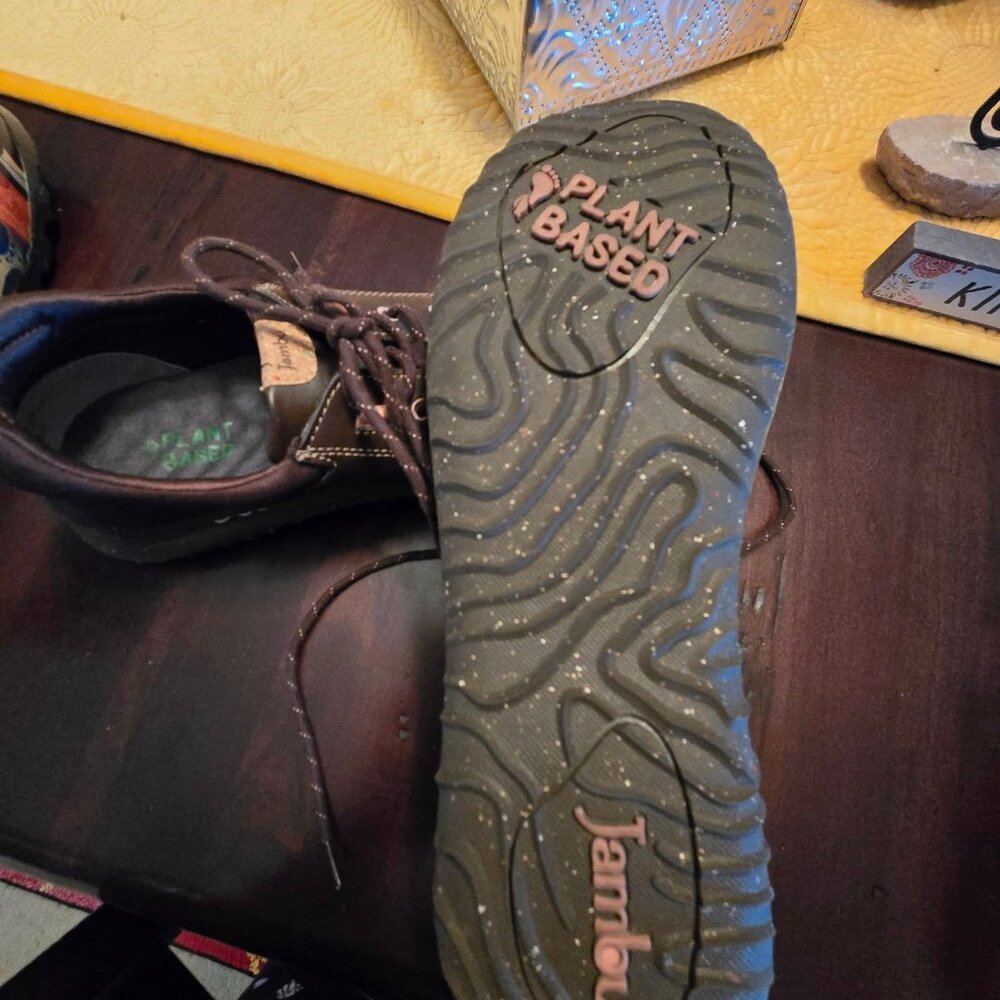 Jambu Clover Brown Oxford plant based worn only 6-10 times.